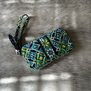 VERA BRADLEY Daisy Daisy 2008 Wristlet Lippie USA Pouch Zipper Green Blue Floral